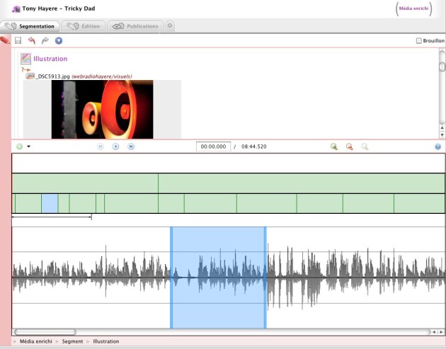 Interface graphique de segmentation du flux audio vidéo et de placement des illustrations